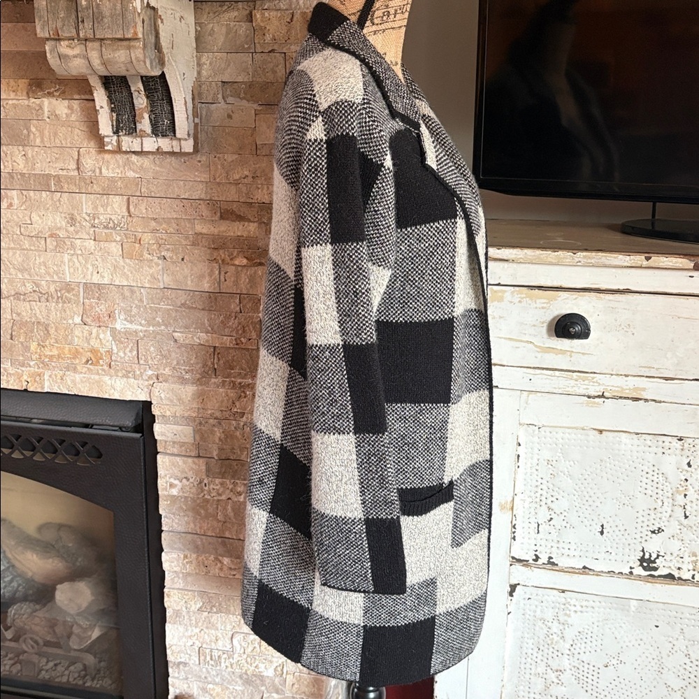 Love Tree black and gray checker block open front long line 2 pocket cardigan - Picture 8 of 16